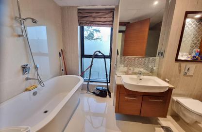 Apartment - 2 Bedrooms - 3 Bathrooms for sale in Reef Island - Capital Governorate