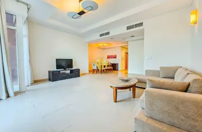 Apartment - 2 Bedrooms - 3 Bathrooms for rent in Reef Island - Capital Governorate