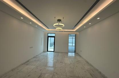 Villa - 5 - 7 for sale in Maqabah - Northern Governorate
