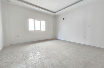 Apartment - 2 Bedrooms - 3 Bathrooms for rent in Alhajiyat - Riffa - Southern Governorate