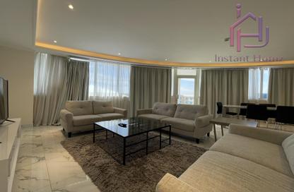 Apartment - 2 Bedrooms - 3 Bathrooms for rent in Al Juffair - Capital Governorate