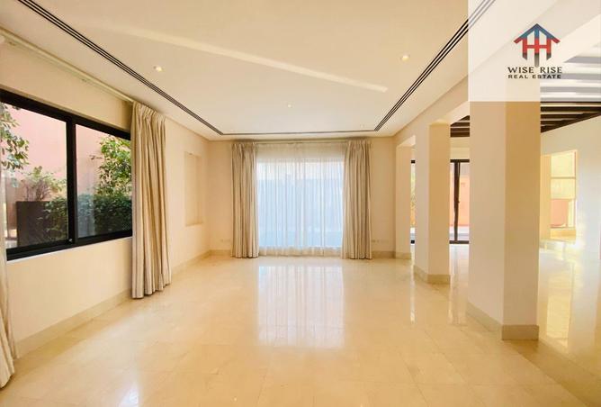 56611346 - Property Image 3