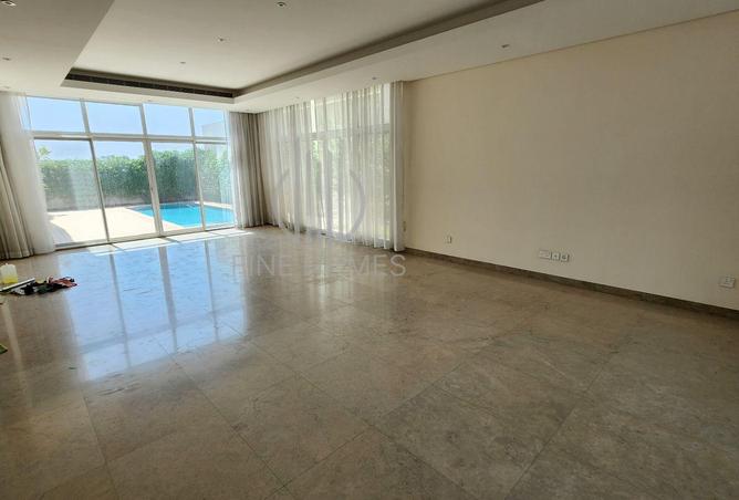 999744 - Property Image 2