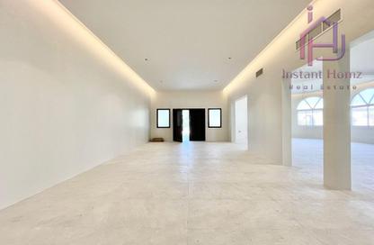Villa - 4 Bedrooms - 5 Bathrooms for rent in Al Jasra - Northern Governorate