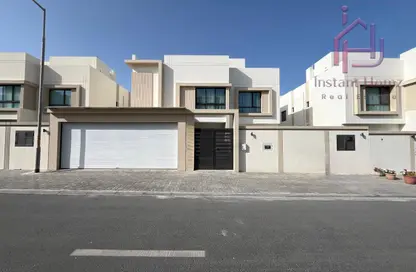 Villa - 4 Bedrooms - 5 Bathrooms for sale in Busaiteen - Muharraq Governorate