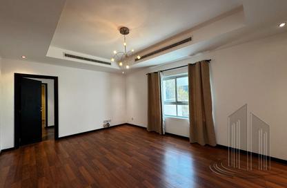 Villa - 4 Bedrooms - 5 Bathrooms for rent in Saar - Northern Governorate
