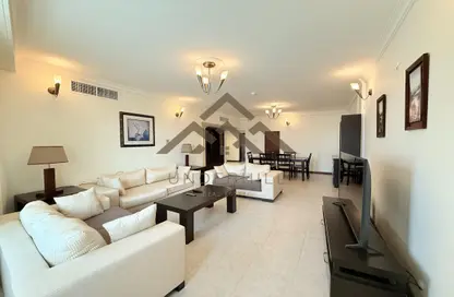 Apartment - 2 Bedrooms - 2 Bathrooms for rent in Busaiteen - Muharraq Governorate