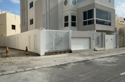 Villa - 6 - 6 for sale in Northern City (Madinat Salman) - Northern Governorate