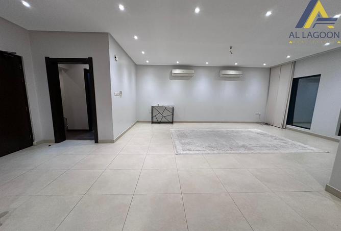 994531 - Property Image 2