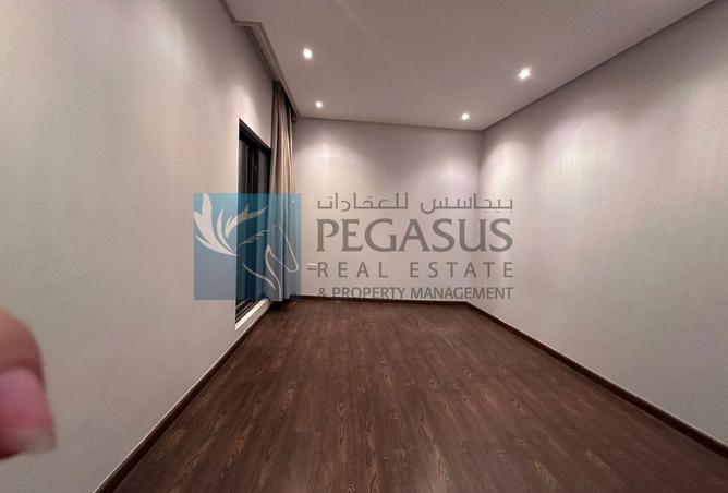 992696 - Property Image 3