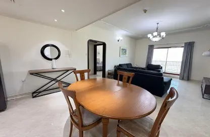 Apartment - 2 Bedrooms - 3 Bathrooms for rent in Al Juffair - Capital Governorate