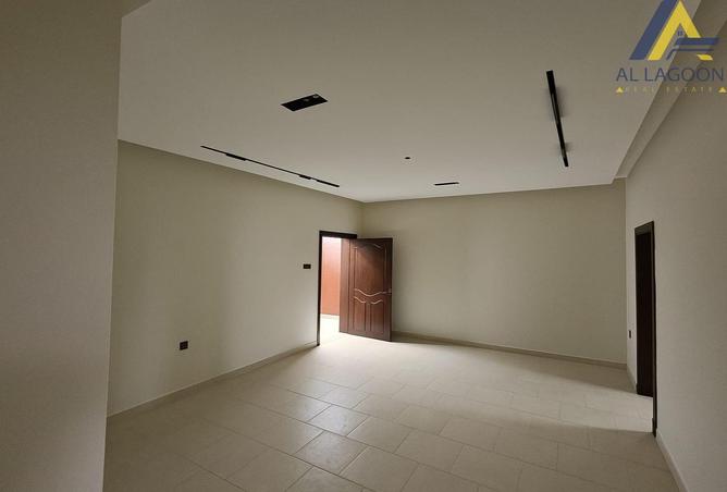 52090501 - Property Image 3