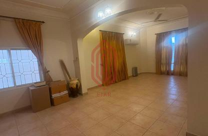 Villa - 5 Bedrooms - 5 Bathrooms for rent in Jeblat Hebshi - Northern Governorate Villa - 5 Bedrooms - 5 Bathrooms for rent in Jeblat Hebshi - Northern Governorate