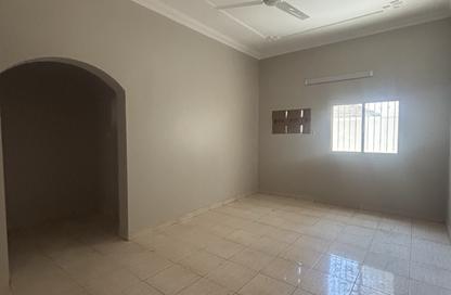 Apartment - 2 Bedrooms - 2 Bathrooms for rent in Jid Ali - Central Governorate