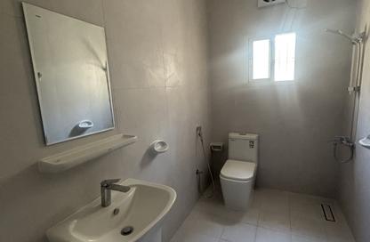 Apartment - 2 Bedrooms - 2 Bathrooms for rent in Jid Ali - Central Governorate