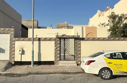 فيلا - 4 غرف نوم - 2 حمامات للبيع في مدينة حمد - المحافظة الشمالية