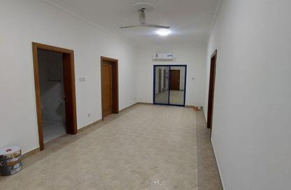Apartment - 2 Bedrooms - 2 Bathrooms for rent in Al Maqsha - Northern Governorate