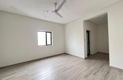 Apartment - 2 Bedrooms - 2 Bathrooms for rent in Jurdab - Central Governorate