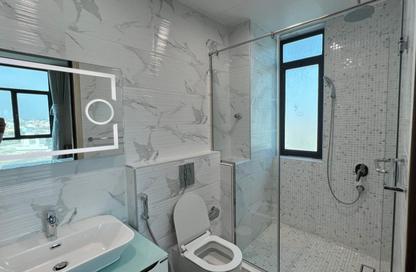 Apartment - 3 Bedrooms - 3 Bathrooms for rent in Sanabis - Manama - Capital Governorate