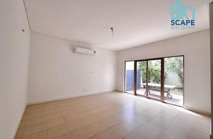 Villa - 4 - 4 for rent in Saar - Northern Governorate