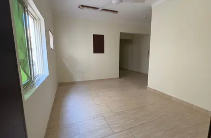 Apartment - 2 Bedrooms - 2 Bathrooms for rent in Jid Ali - Central Governorate