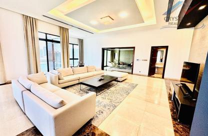 Penthouse - 4 Bedrooms - 6 Bathrooms for rent in Reef Island - Capital Governorate