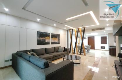 Apartment - 2 Bedrooms - 3 Bathrooms for rent in Busaiteen - Muharraq Governorate