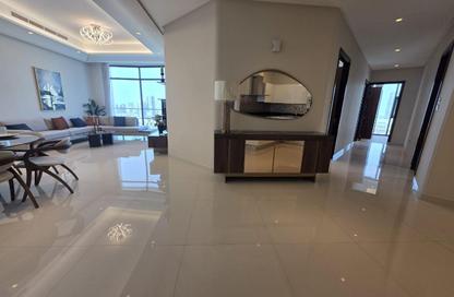 Apartment - 3 Bedrooms - 4 Bathrooms for rent in Sanabis - Manama - Capital Governorate