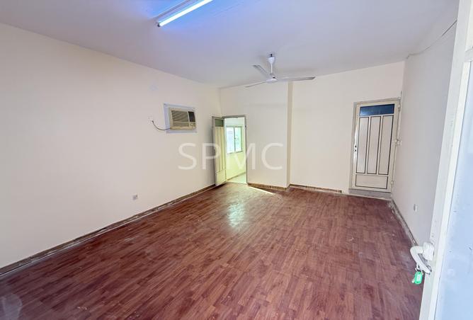 983715 - Property Main Image