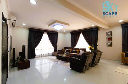 Apartment - 4 - 4 for rent in Al Juffair - Capital Governorate