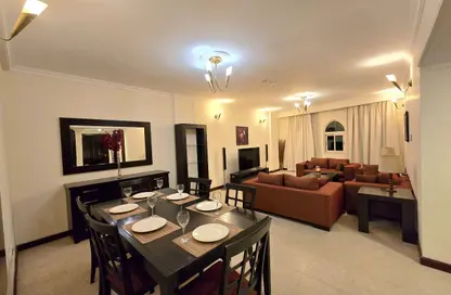 Apartment - 2 Bedrooms - 2 Bathrooms for rent in Busaiteen - Muharraq Governorate