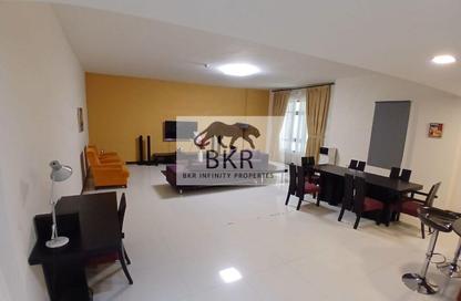 Apartment - 2 Bedrooms - 3 Bathrooms for rent in Busaiteen - Muharraq Governorate Apartment - 2 Bedrooms - 3 Bathrooms for rent in Busaiteen - Muharraq Governorate