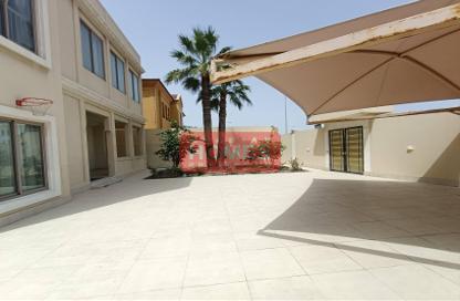 Villa - 5 Bedrooms - 5 Bathrooms for rent in Tubli - Central Governorate