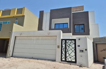 Villa - 3 Bedrooms - 4 Bathrooms for sale in Salmabad - Central Governorate
