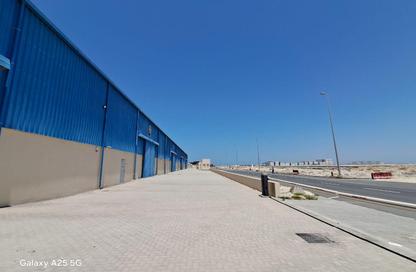 Warehouse - Studio - 2 Bathrooms for rent in Hidd - Muharraq Governorate