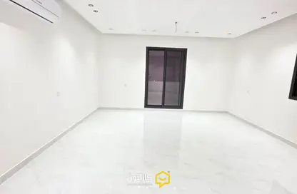 Apartment - 4 Bedrooms - 4 Bathrooms for sale in Hidd - Muharraq Governorate