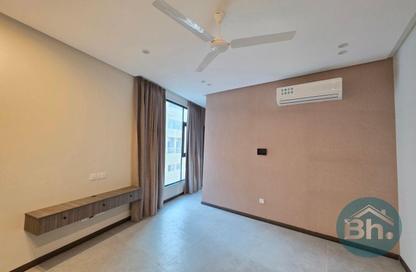 Apartment - 1 - 1 for rent in Al Juffair - Capital Governorate