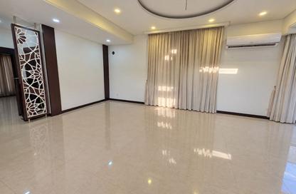 Villa - 3 - 3 for rent in Sanad - Central Governorate