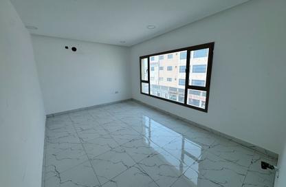 Office Space - Studio - 1 Bathroom for rent in Salmabad - Central Governorate