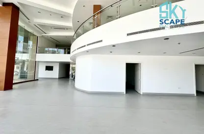 Show Room - Studio - 4 Bathrooms for rent in Seef - Capital Governorate