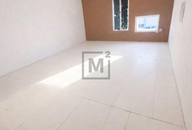 998941 - Property Image 2