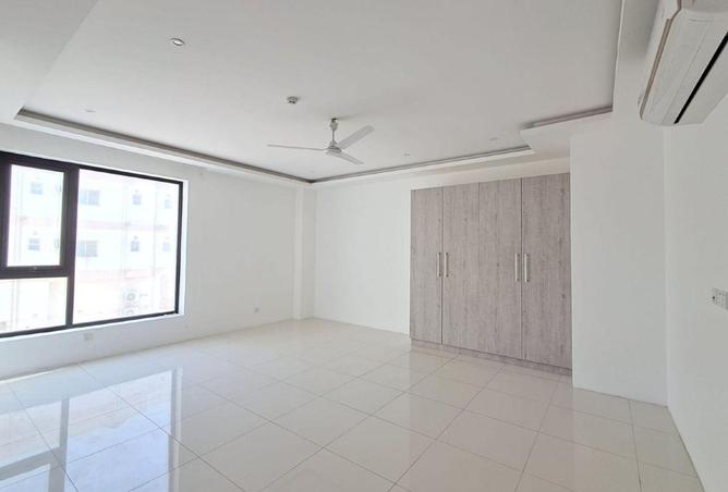 992493 - Property Image 2