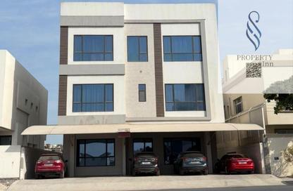 عمارة بالكامل - 7+ - 6 للبيع في جبلة حبشي - المحافظة الشمالية