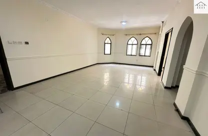 Apartment - 3 Bedrooms - 2 Bathrooms for rent in Exhibition Road - Hoora - Capital Governorate