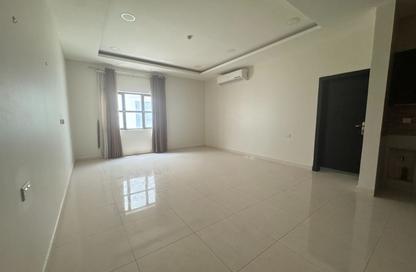 Apartment - 2 Bedrooms - 2 Bathrooms for rent in Maqabah - Northern Governorate