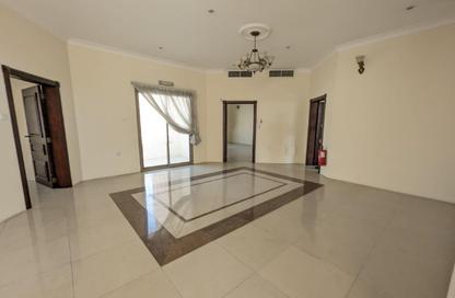 Villa - 4 Bedrooms - 5 Bathrooms for rent in Janabiya - Northern Governorate