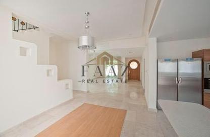 Villa - 4 Bedrooms - 4 Bathrooms for rent in Bani Jamra - Northern Governorate