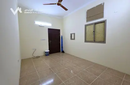 Apartment - 2 Bedrooms - 2 Bathrooms for rent in Dumistan - Northern Governorate