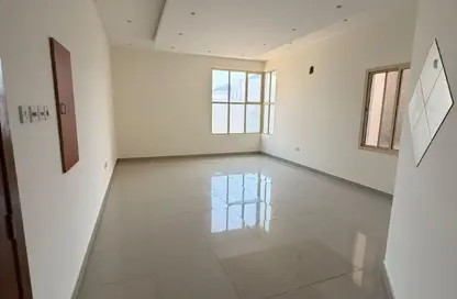 شقة - 2 غرف نوم - 2 حمامات للايجار في عراد - المحرق