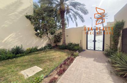 Villa - 4 Bedrooms - 5 Bathrooms for rent in Mahooz - Manama - Capital Governorate